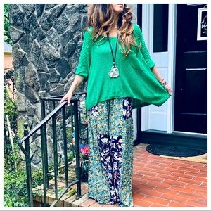 Loving This Fabulous Kelly Green Solid Open Knit Boxy Sweater With Pocket